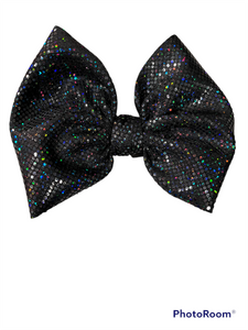 Iris black bows